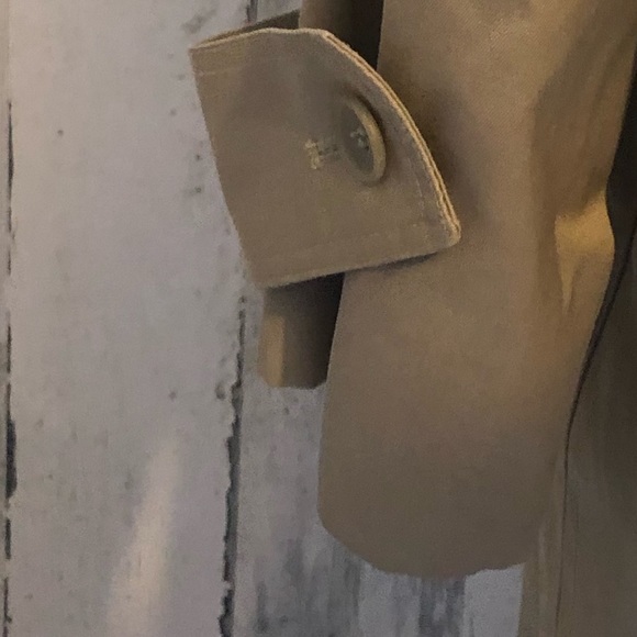 London Fog Trench Coat 🧥. #44 - Picture 8 of 8